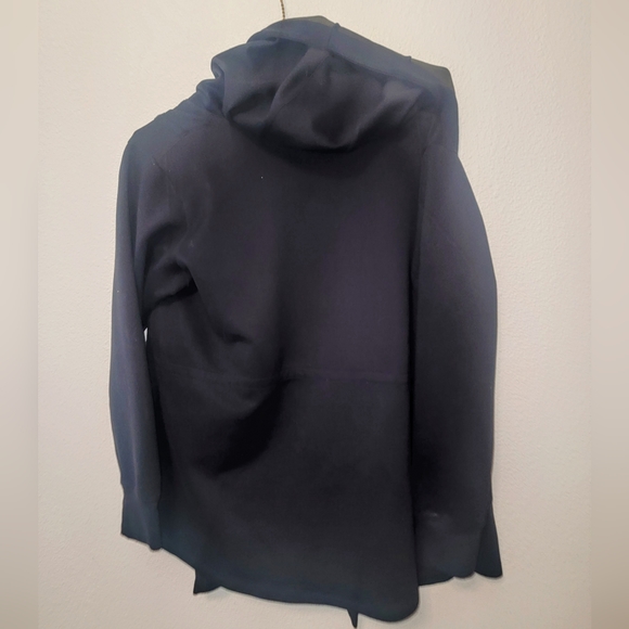 New Balance Wrap Around Coat. Women's Medium Drawstring Closure - Picture 4 of 6